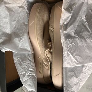 ecco Sheepskin Slip on Running Shoes cream, women's size 9,